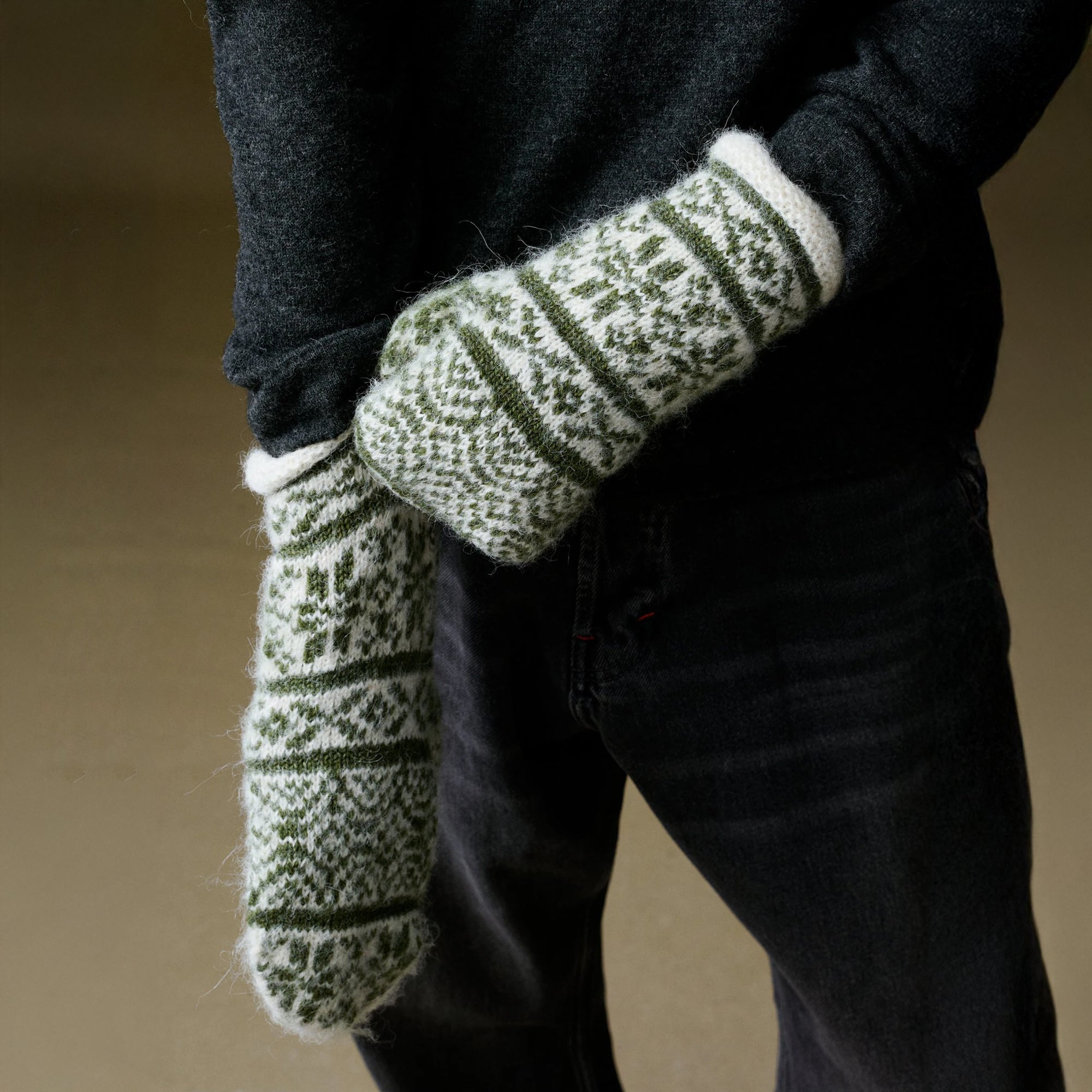 OAD Knitted Norwegian Mitten - Front 3